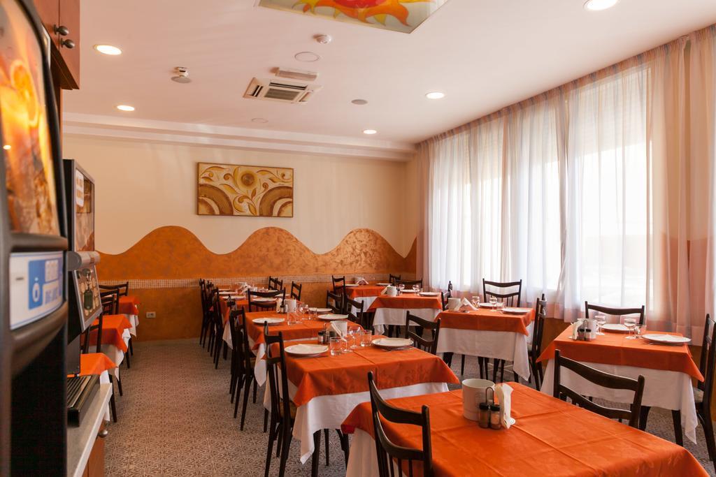 Hotel Sandra Gatteo a Mare Exterior foto